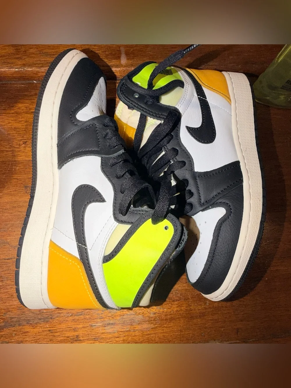 Nike Air Jordan 1 Mid GS 6Y Black White Yellow Green Leather 575441-118